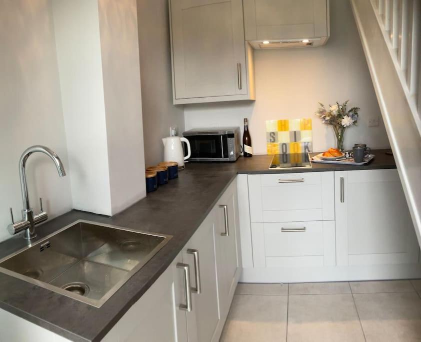 Pass The Keys Superb Space In The Idyllic Village Of Loppington Shrewsbury Bagian luar foto